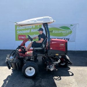 Toro 3575 - D Reelsmaster Used mower Left side
