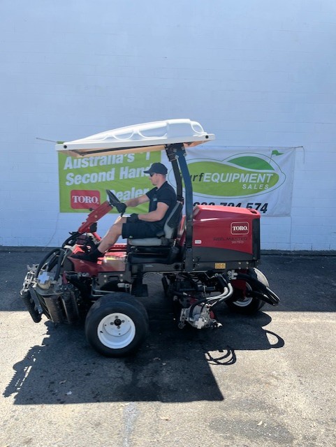 Toro 3575 - D Reelsmaster Used mower Left side